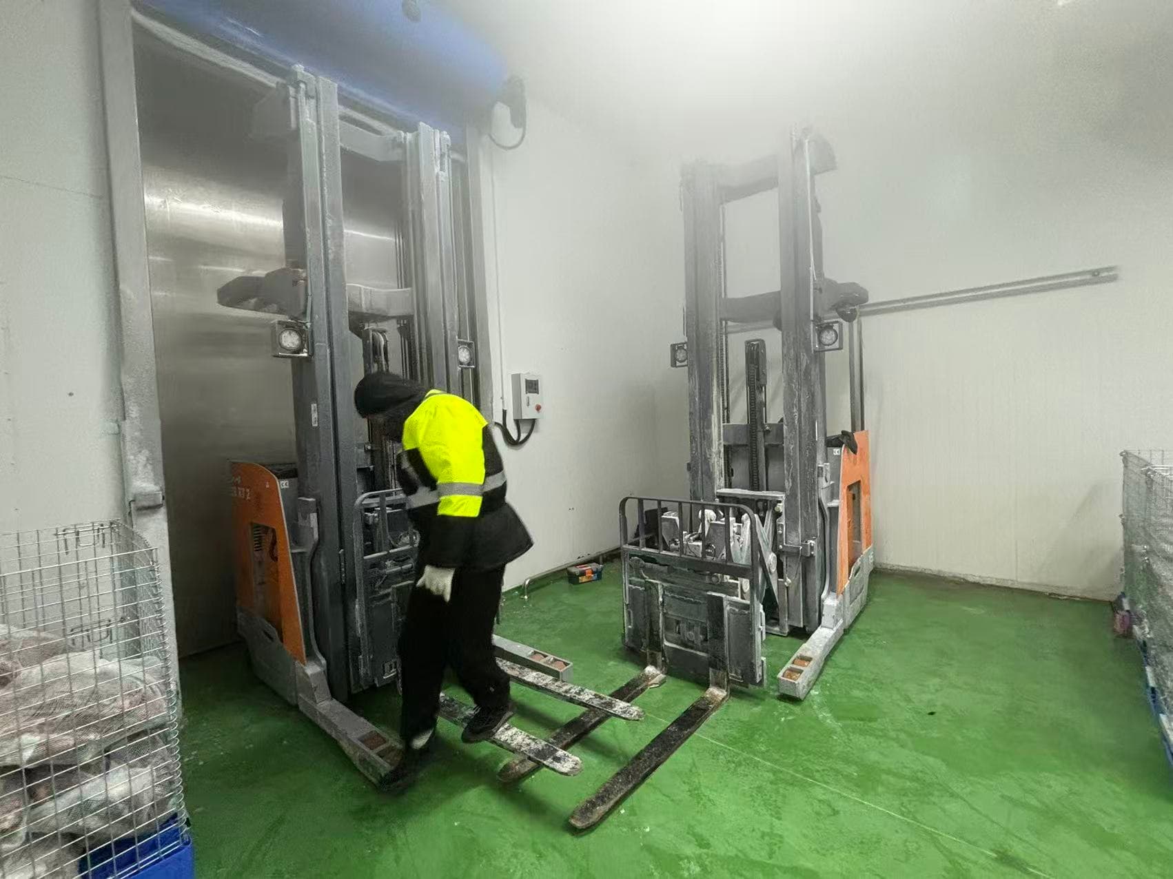 การประยุกต์ใช้งานคลังสินค้าห้องเย็นที่ประสบความสำเร็จในศรีลังกา | Zowell Electric Reach Truck & Electric Stacker มอบประสิทธิภาพยอดเยี่ยม